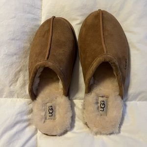 NEW Chestnut Ugg slippers size 8